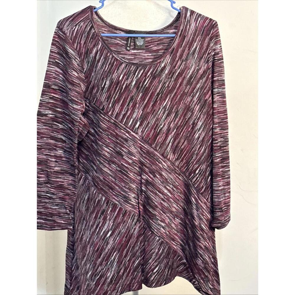 PRE-OWNED‎ XL NEW DIRECTION SHARK BITE TUNIC. Excellent Condition.